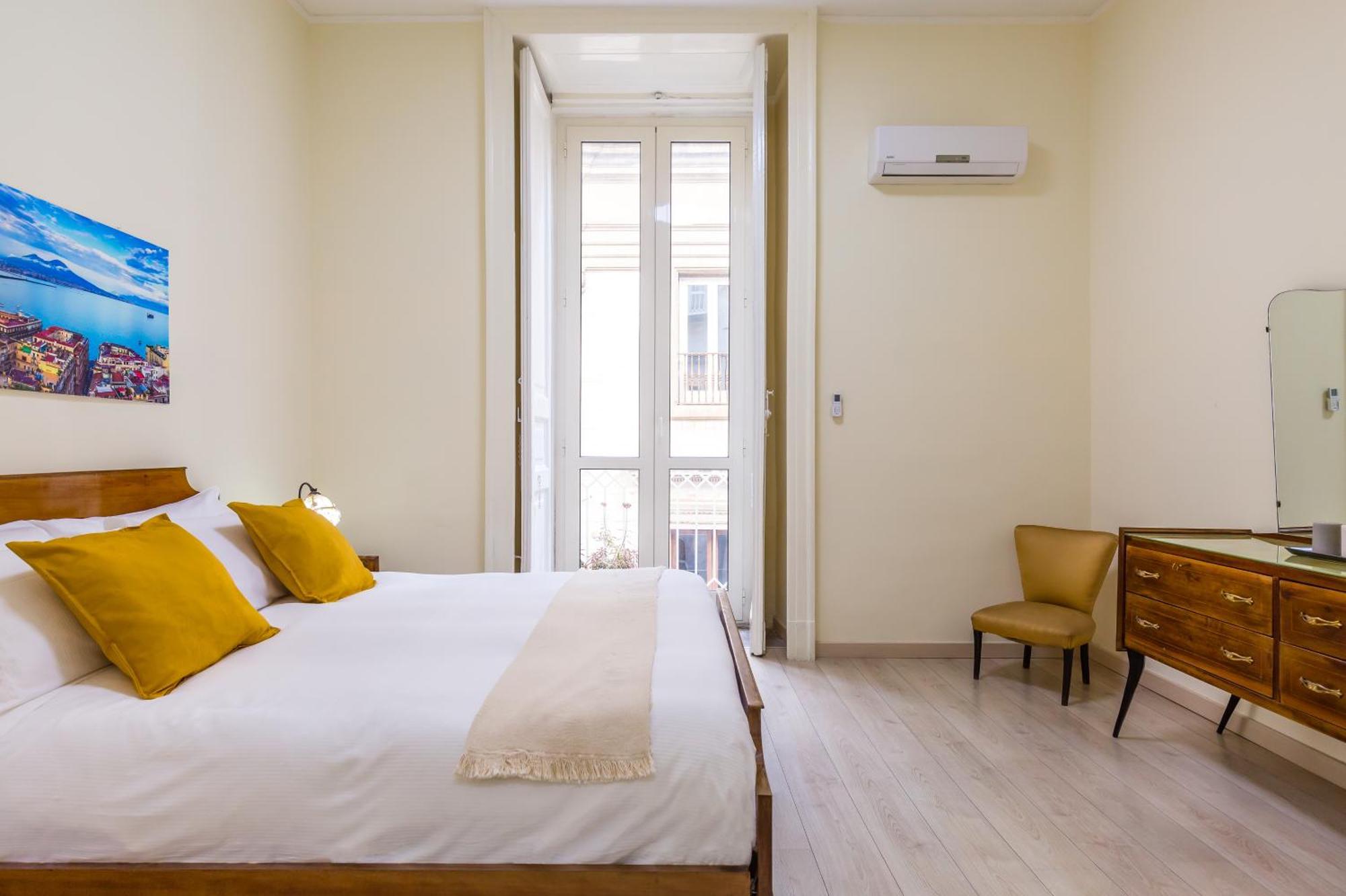 A Pochi Passi Da Piazza Del Gesu By Wonderful Italy Apartment Наполи Екстериор снимка